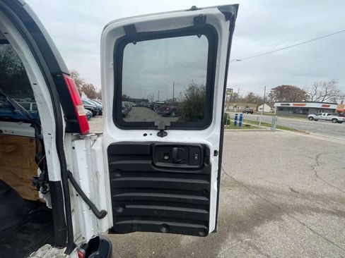 Used 2009 Chevrolet Express 1500 w/ Power Package image 16