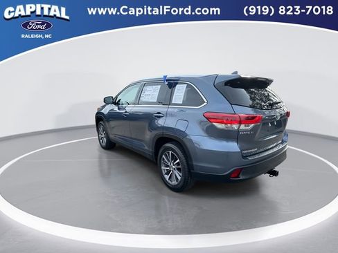Used 2019 Toyota Highlander XLE image 6