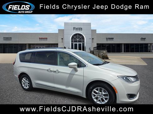 Used 2020 Chrysler Pacifica Touring-L FWD image 1