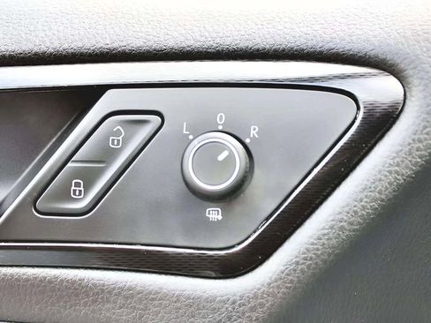 Used 2017 Volkswagen GTI S image 16