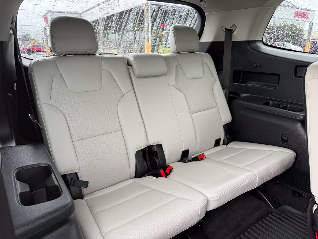Certified 2022 Kia Telluride EX w/ EX Premium Package AWD/4WD image 15