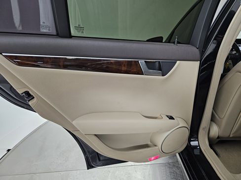 Used 2014 Mercedes-Benz C 250 Sedan image 18