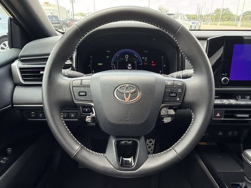 Used 2026 Toyota Camry SE FWD image 15