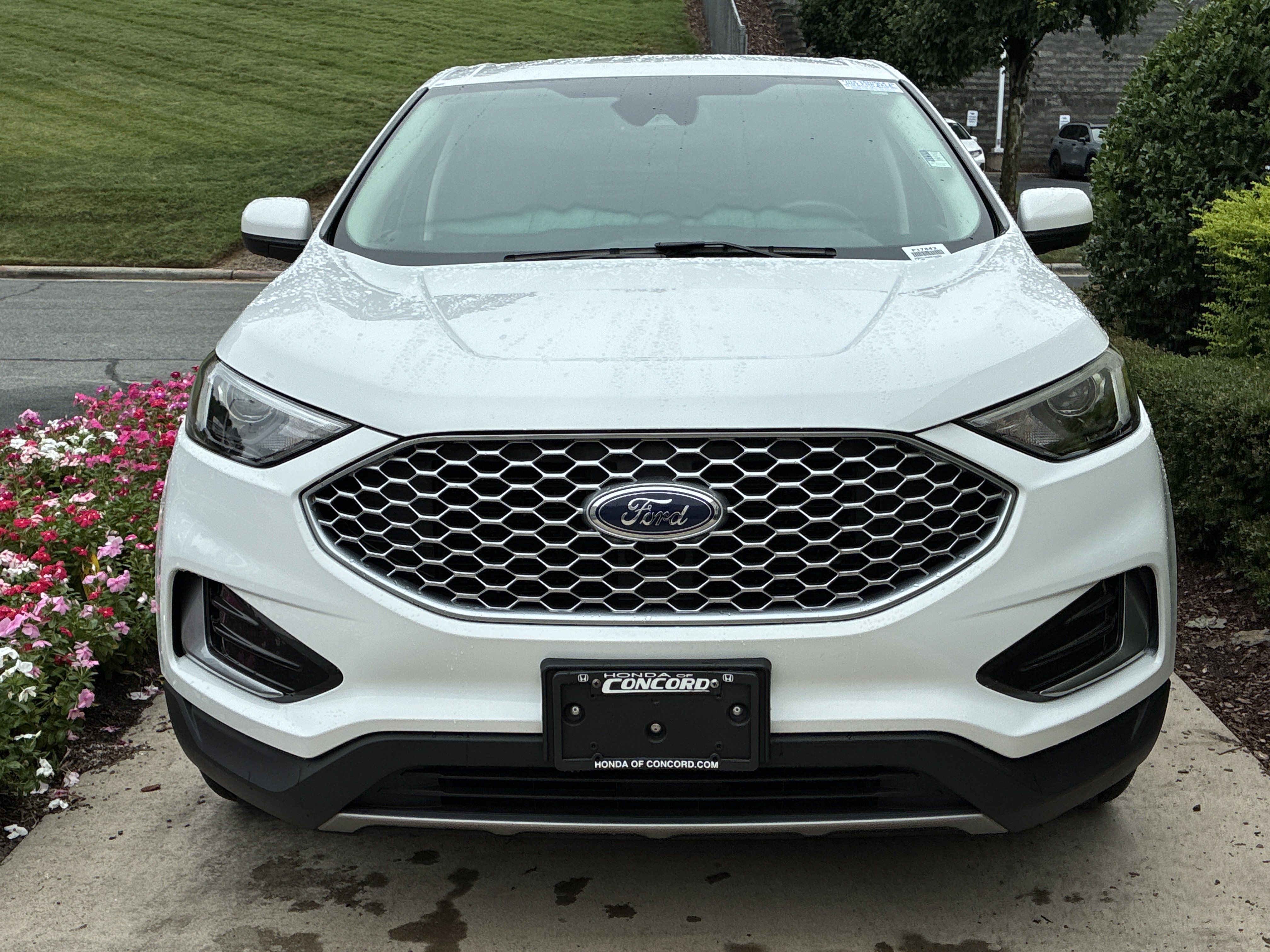 Used 2024 Ford Edge SEL AWD/4WD image 3