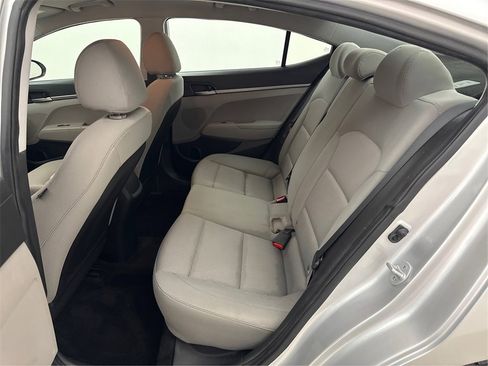 Used 2018 Hyundai Elantra SE image 10