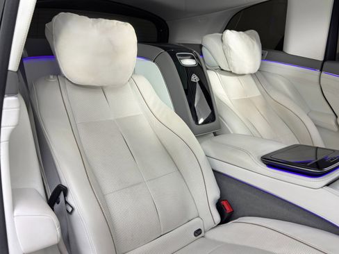 Used 2023 Mercedes-Benz Maybach GLS 600 4MATIC image 53