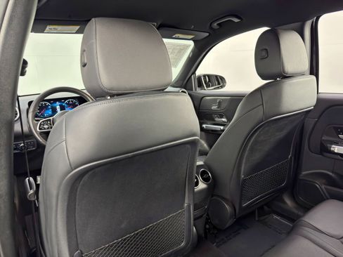 Used 2022 Mercedes-Benz GLB 250 w/ Premium Package image 36