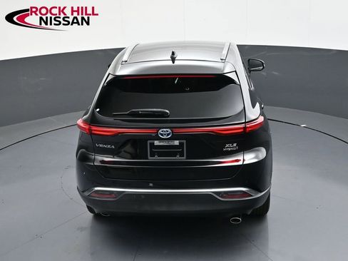 Used 2021 Toyota Venza XLE image 24