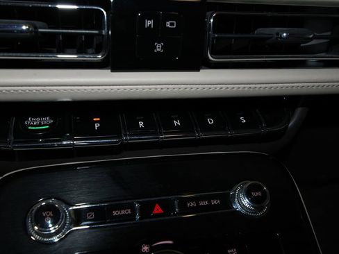 Used 2022 Lincoln Nautilus Reserve w/ Equipment Group 201A image 18