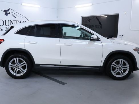 Used 2021 Mercedes-Benz GLA 250 4MATIC w/ Premium Package image 8