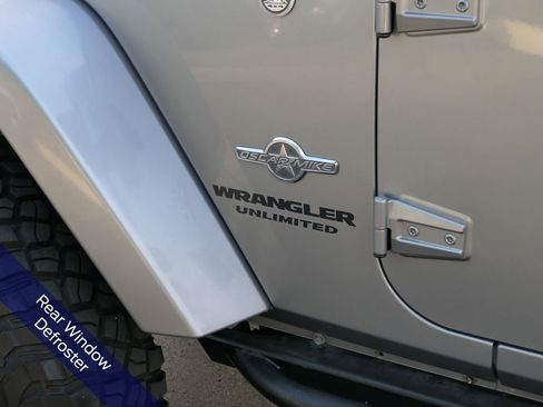 Used 2015 Jeep Wrangler Unlimited Freedom Edition image 13