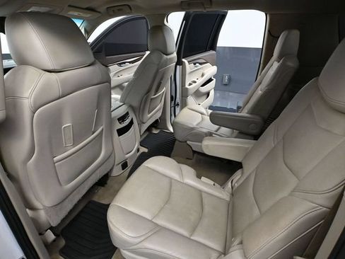Used 2017 Cadillac Escalade ESV 4WD image 35