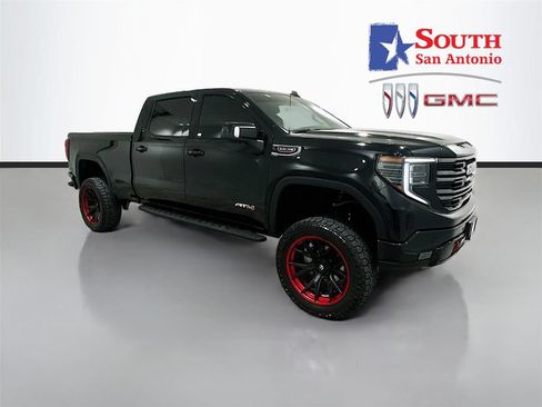 Certified 2025 GMC Sierra 1500 AT4 w/ AT4 Premium Package AWD/4WD image 1
