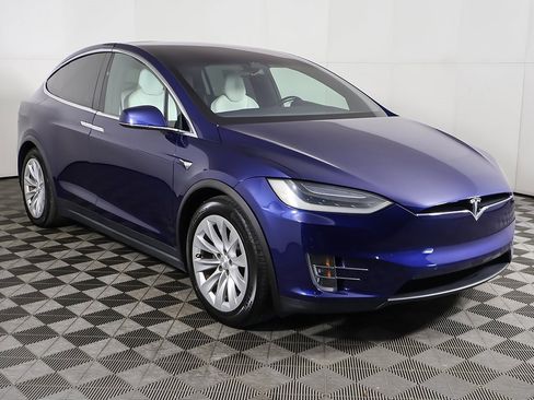 Used 2017 Tesla Model X 100D image 51