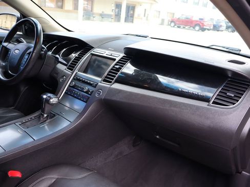 Used 2010 Ford Taurus Limited image 17