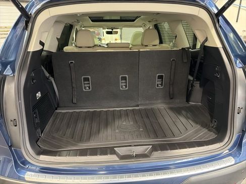 Used 2022 Subaru Ascent Limited w/ Technology Package image 40
