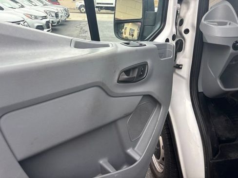 Used 2018 Ford Transit 250 130 Low Roof RWD image 9