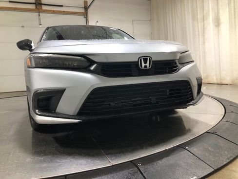 Used 2024 Honda Civic Sport image 2