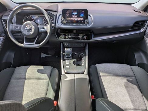 Used 2022 Nissan Rogue SV image 16