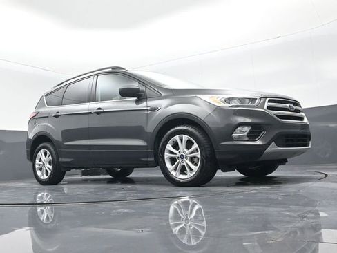 Used 2018 Ford Escape SEL image 17