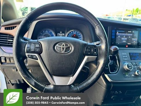 Used 2017 Toyota Sienna Limited Premium AWD/4WD image 14