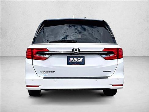 Used 2024 Honda Odyssey Touring image 4