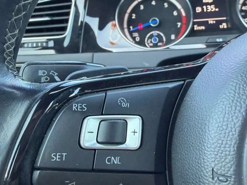 Used 2015 Volkswagen Golf R 4-Door AWD/4WD image 24