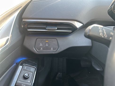 Used 2023 Volkswagen ID.4 S image 21