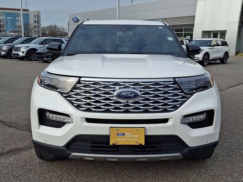 Certified 2023 Ford Explorer Platinum w/ Technology Package image 3