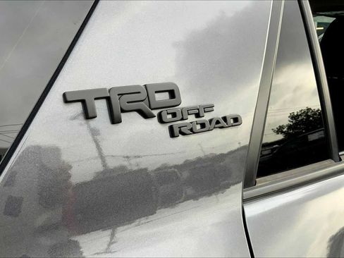 Used 2022 Toyota 4Runner TRD Off-Road Premium w/ Moonroof Package AWD/4WD image 9