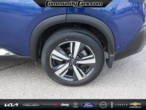 Used 2023 Nissan Rogue SL w/ SL Premium Package image 3