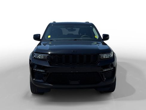 Used 2023 Jeep Grand Cherokee Limited w/ Black Appearance Package AWD/4WD image 8
