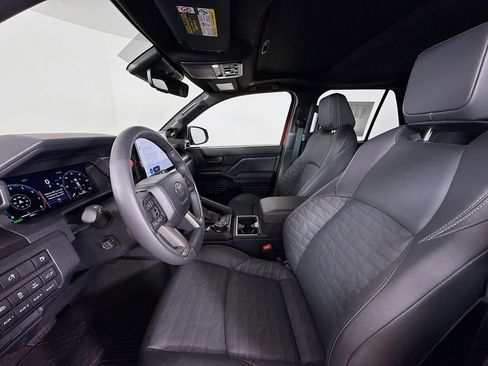 Used 2025 Toyota 4Runner TRD Off-Road Premium AWD/4WD image 23