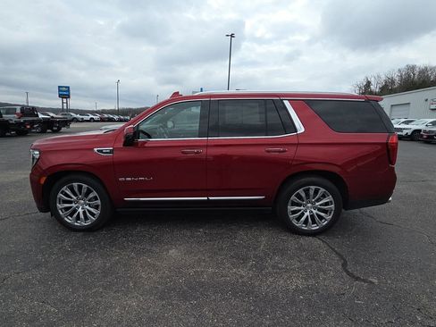 Used 2023 GMC Yukon Denali w/ Denali Reserve Package image 5