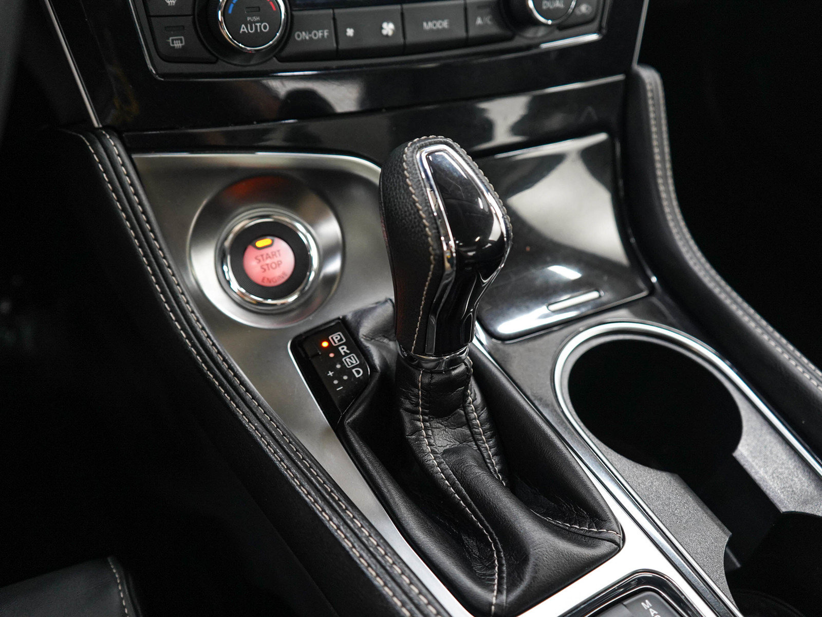 Used 2023 Nissan Maxima Platinum w/ Sport Mat Group FWD image 21