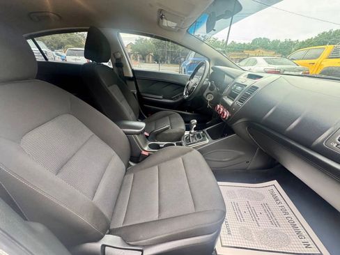 Used 2017 Kia Forte LX FWD image 15