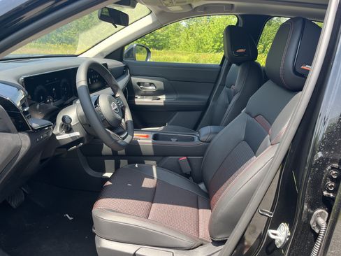 New 2026 Nissan Kicks SR w/ SR Premium Package AWD/4WD image 19