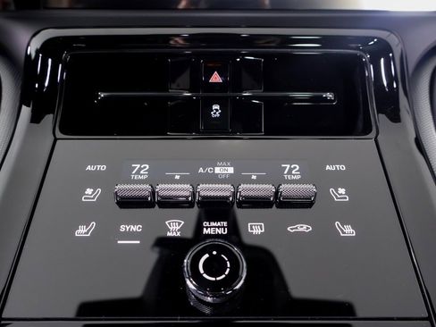 New 2025 Porsche Panamera 4 image 17