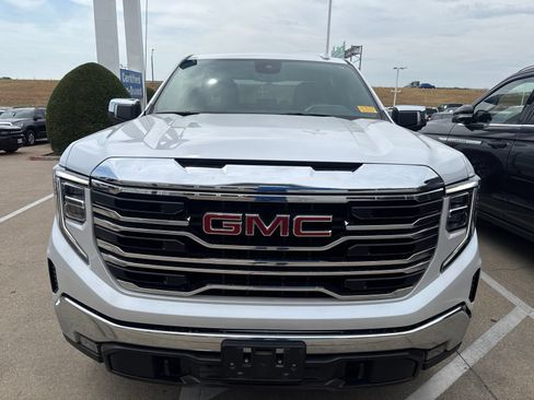 Used 2024 GMC Sierra 1500 SLT AWD/4WD image 2
