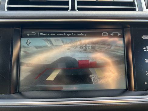 Used 2016 Land Rover Range Rover HSE image 23