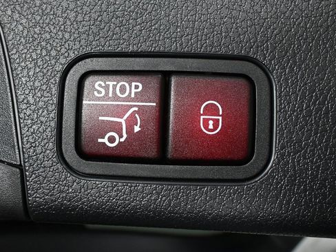 Certified 2025 Mercedes-Benz GLB 250 GLB 250 image 30