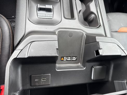Used 2024 GMC Sierra 1500 AT4 w/ Technology Package AWD/4WD image 27