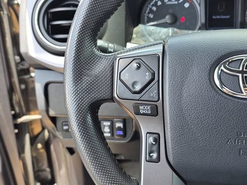 Used 2020 Toyota Tacoma TRD Off-Road w/ Advanced Technology Package AWD/4WD image 24