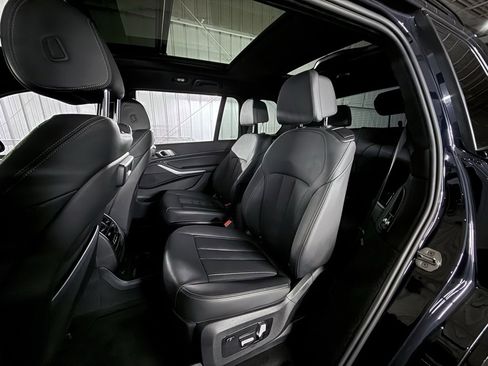 Used 2022 BMW X7 xDrive40i w/ M Sport Package image 22