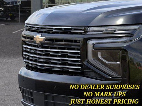 New 2026 Chevrolet Suburban High Country w/ LPO, Illumination Package RWD image 13