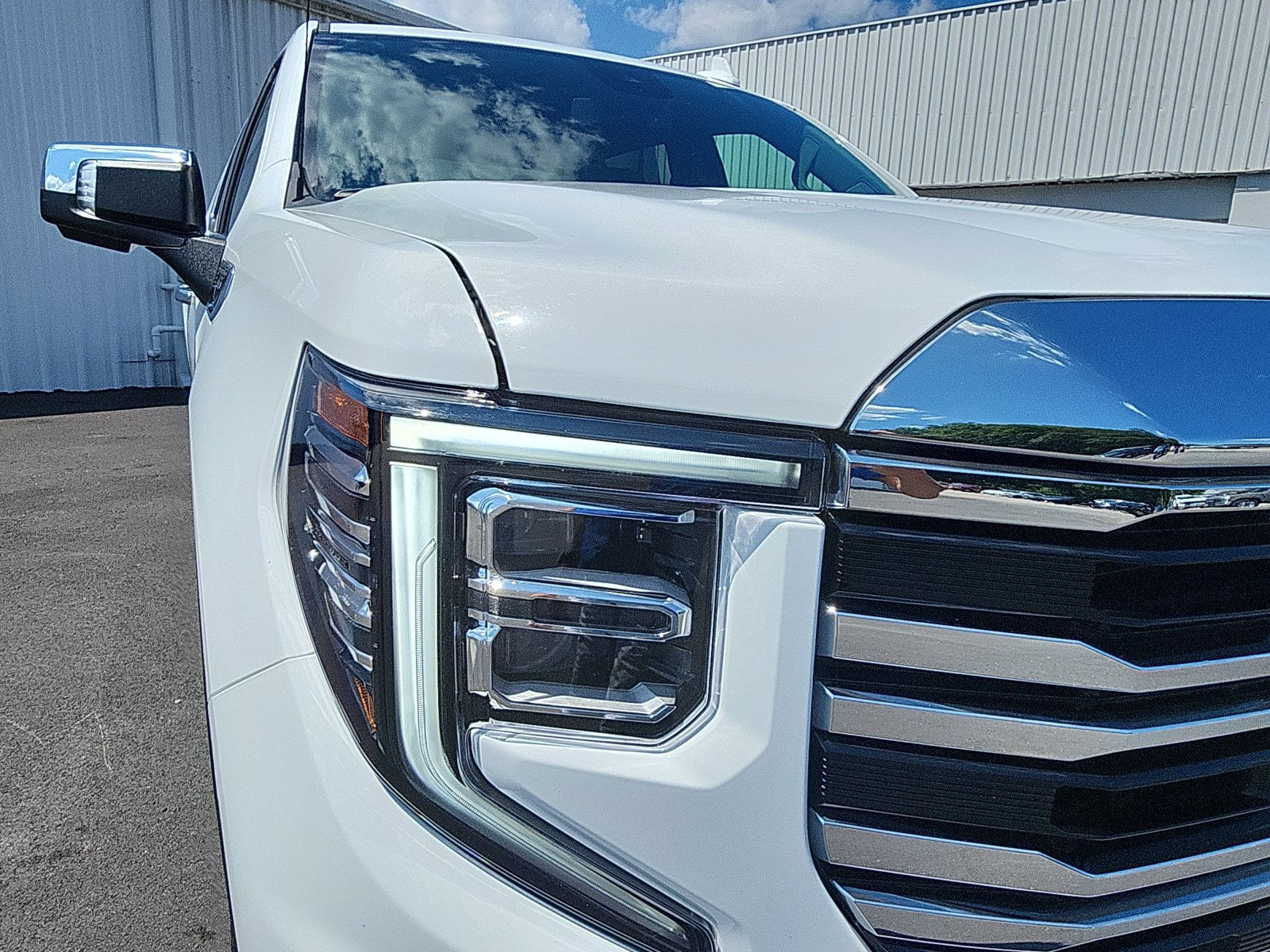 Used 2026 GMC Sierra 1500 SLT AWD/4WD image 12