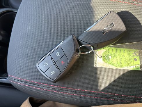 Used 2024 Chevrolet Colorado Z71 w/ Z71 Convenience Package 2 image 32