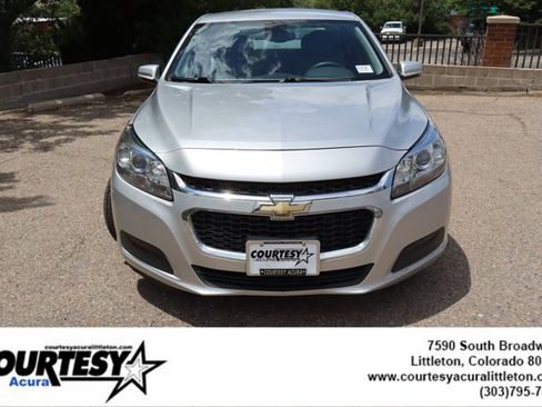 Used 2016 Chevrolet Malibu LT FWD image 2