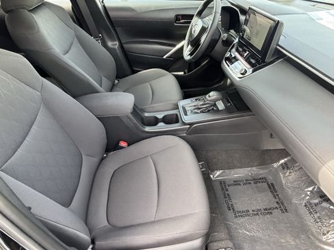 Used 2026 Toyota Corolla Cross LE w/ Moonroof Package FWD image 9