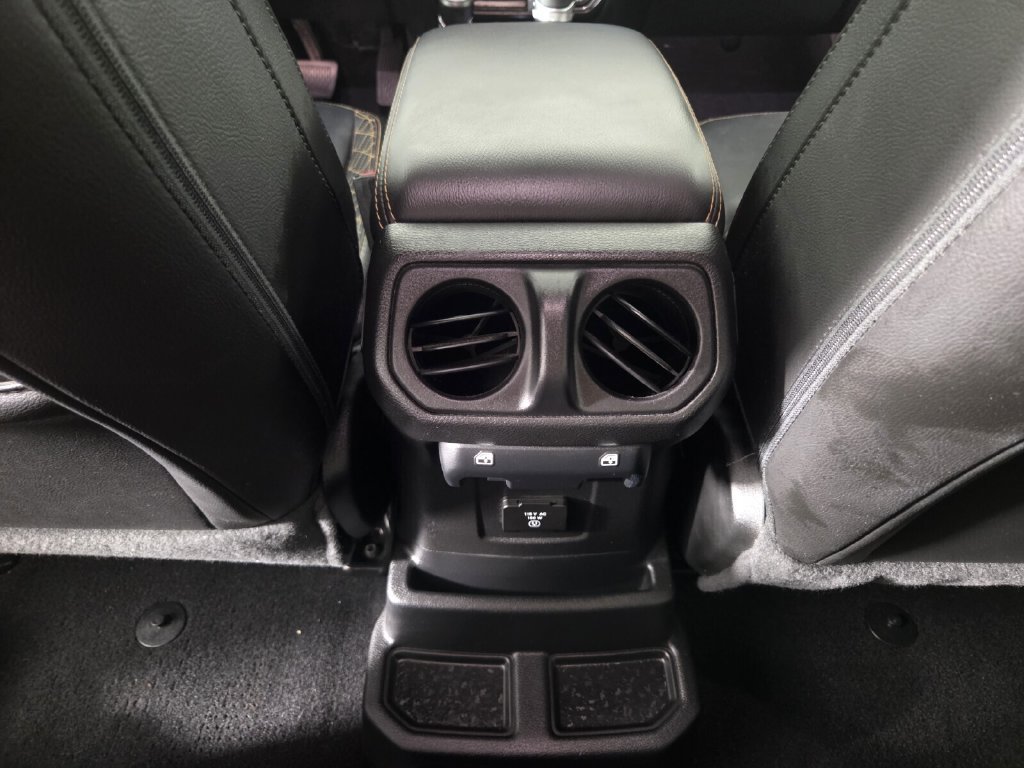 Used 2021 Jeep Wrangler Unlimited Sahara AWD/4WD image 46